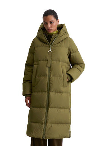 Dúnkápa (RDS) með hettu og axlaböndum