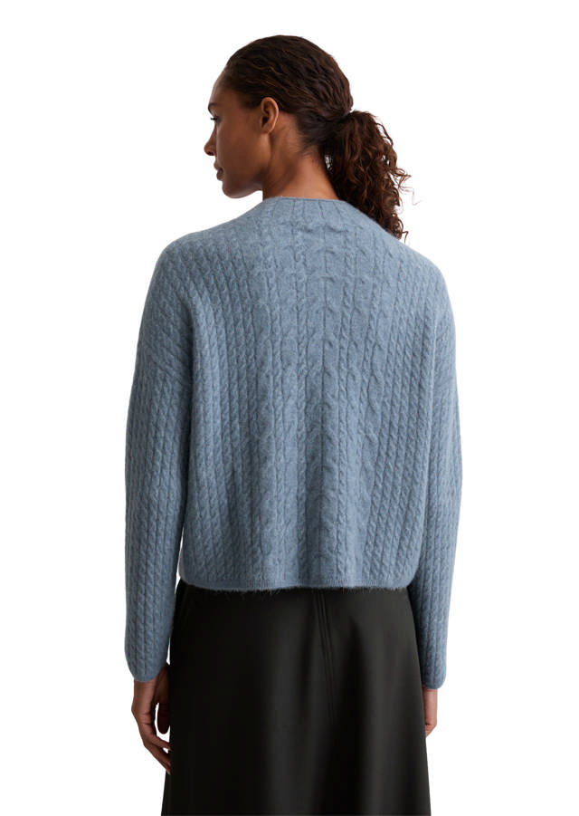 Gróf ullarpeysa með kaðlamynstri, síðar ermar og hár kragi