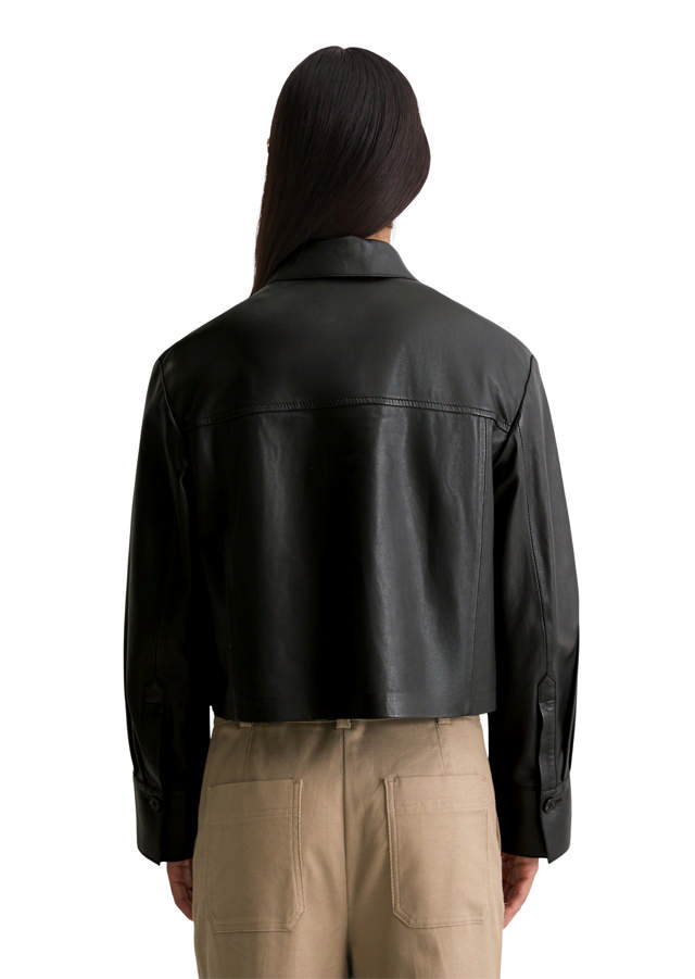 Leðurskyrta með síðum ermum og ermalíningum