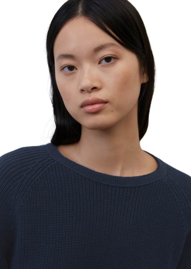 Klassísk bómullarpeysa með síðum ermum og kringdu hálsmáli