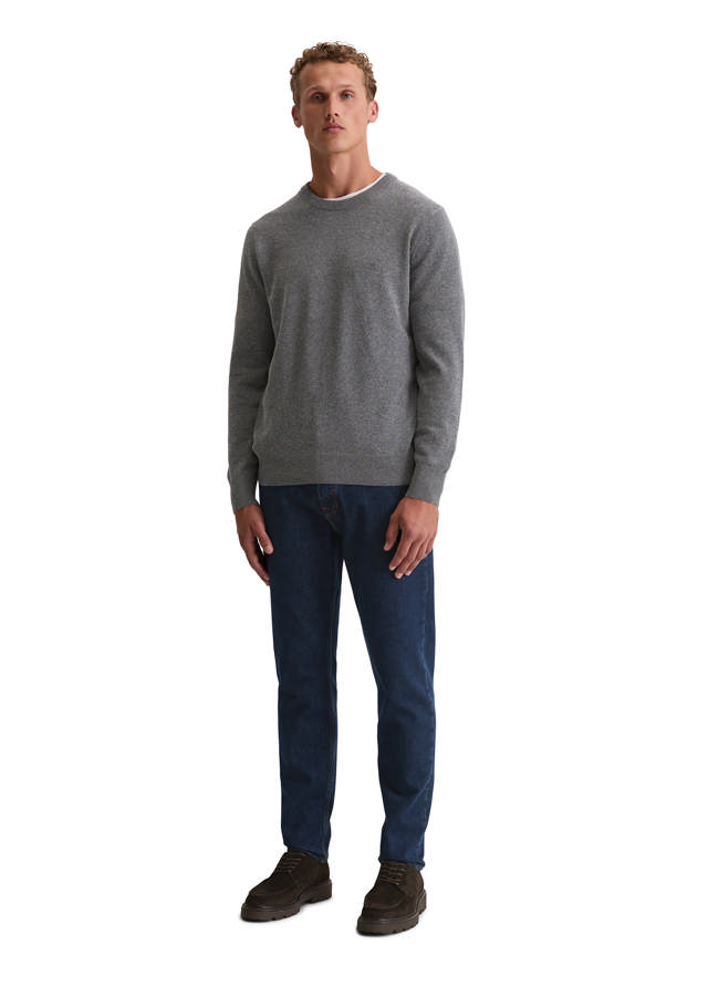 Ullarpeysa með kringdu hálsmáli