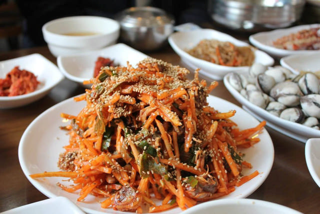 Hot Cockle Clam Carrot Salad